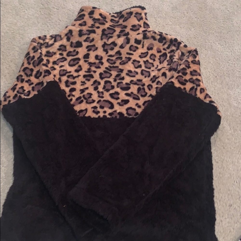 Cute Cheetah pullover - Picture 5 of 5
